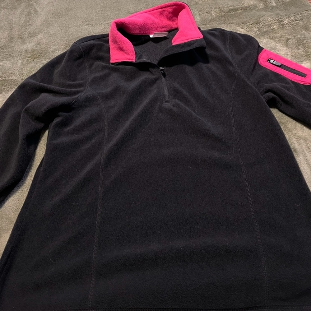 Danskin Now Women's Black and Pink Fleece Pullover  Size 8-10 M worn once.